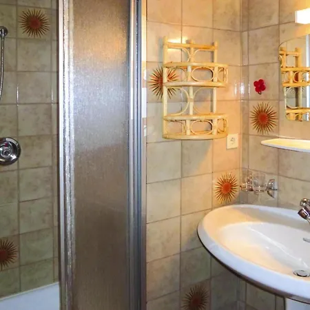 Country House In Zillertal Near Spieljochbahn, Cleaning Included Apartment Fuegen